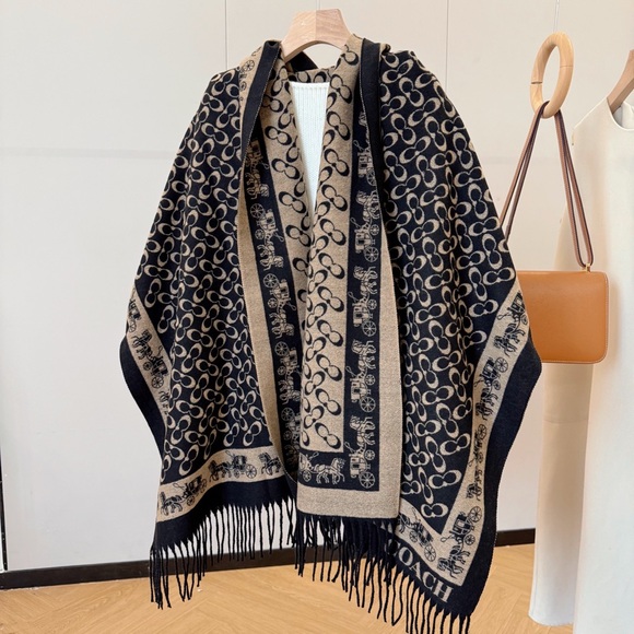 Coach Black and Cream Scarf - Picture 1 of 3